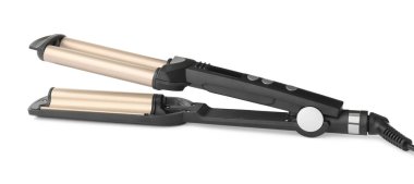 Modern üçlü saç maşası beyaza izole edilmiş.