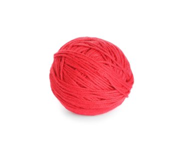 Yumuşak kırmızı yün iplik beyaza izole edilmiş