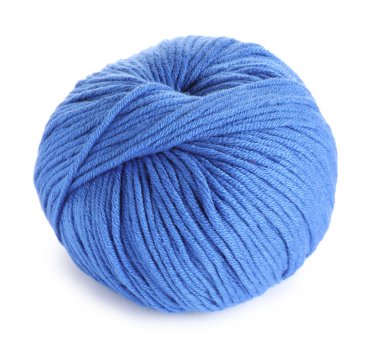 Yumuşak mavi yün iplik beyazda izole edilmiş