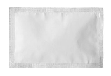 Bir boş ilaç kesesi beyaza izole edilmiş.