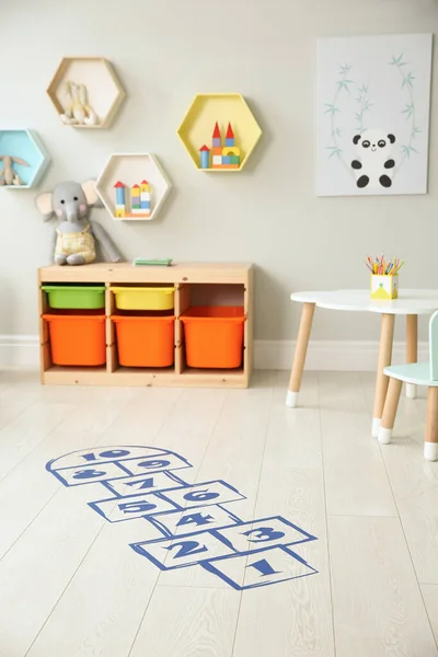 Blauer Hopscotch Bodenaufkleber Spielzimmer — Stockfoto