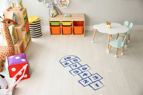 Blauer Hopscotch Bodenaufkleber Spielzimmer — Stockfoto