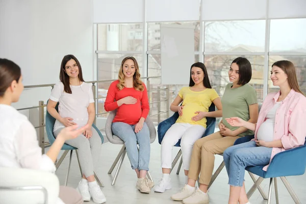 Groupe Femmes Enceintes Avec Médecin Des Cours Pour Les Femmes — Photo