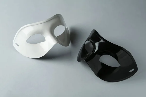 White Black Theatre Masks Grey Background — Stock Photo, Image