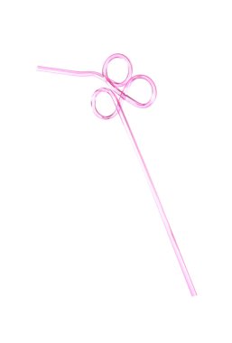 Pembe plastik kamış, beyaza izole edilmiş içki için.