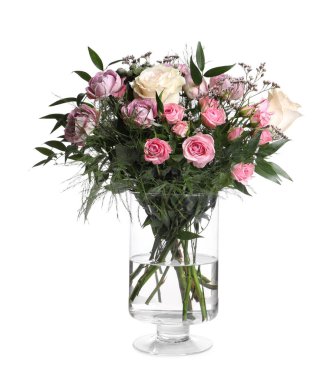 Güzel bir buket ve beyaz güller.