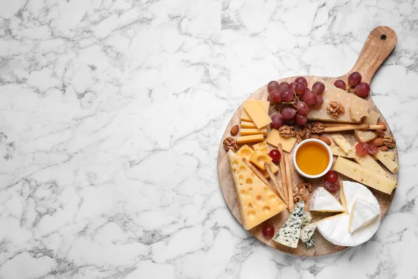 Cheese Plate Honey Grapes Nuts White Marble Table Top View — Stock Photo, Image