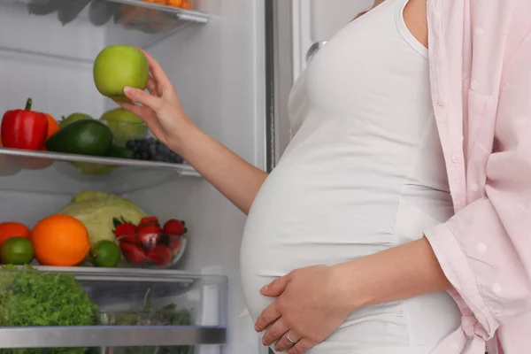 Young Pregnant Woman Apple Fridge Home Closeup Healthy Eating — Stock Photo, Image