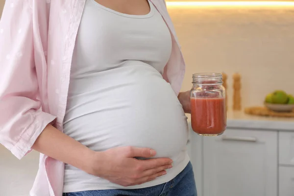 Young Pregnant Woman Smoothie Kitchen Closeup Healthy Eating — Stock Photo, Image