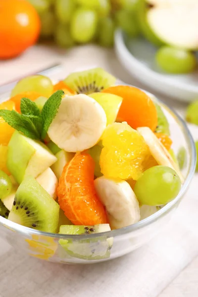 Delicious Fresh Fruit Salad Bowl Table Closeup — Stock Photo, Image