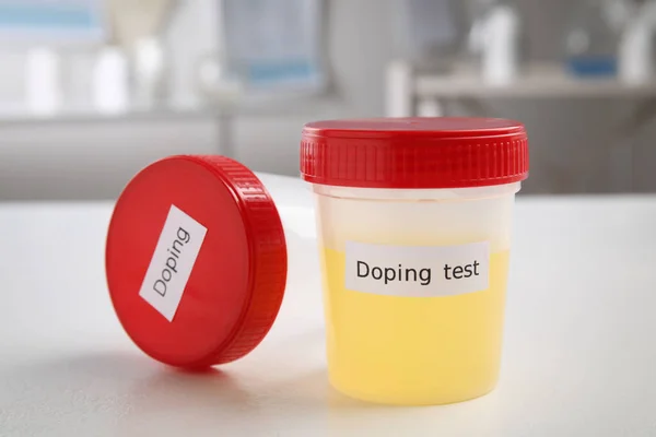 Drar Örneğiyle Dolu Kavanoz Beyaz Masaya Boş Bir Tane Doping — Stok fotoğraf
