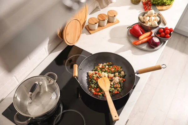 Sartén Con Mezcla Verduras Frescas Encima Vista — Foto de Stock