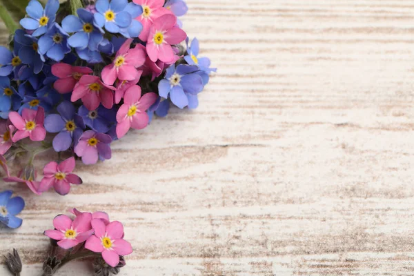 Gyönyörű Felejts Nem Virágot Fehér Asztalon Kilátás Felett Szöveg Helye — Stock Fotó