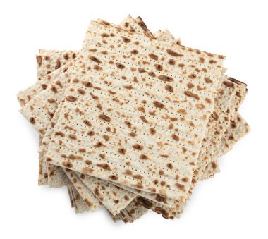 Hamursuz bayramı matzoları beyaza izole edilmiş, üst manzara. Pesach kutlaması