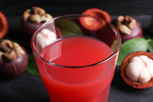 Delicious Fresh Mangosteen Juice Glass Table Closeup — Stock Photo, Image
