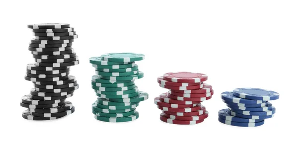 Stapels Van Casino Poker Chips Witte Achtergrond — Stockfoto