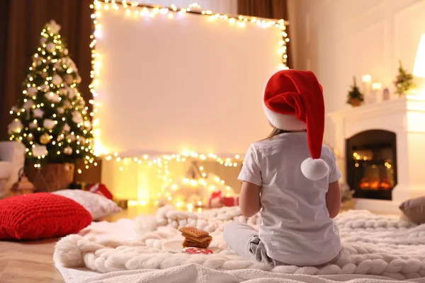 Little Girl Watching Movie Using Video Projector Home Cozy Christmas — Stock Photo, Image