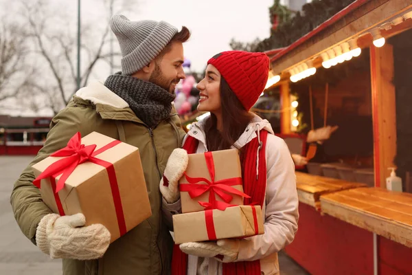 Lovely Couple Christmas Presents Winter Fair — Stock Photo, Image