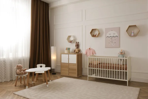 Intérieur Moderne Chambre Bébé Avec Des Meubles Des Jouets Élégants — Photo