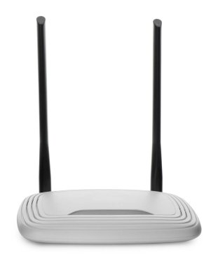 Yeni modern Wi-Fi yönlendirici beyaza izole edildi
