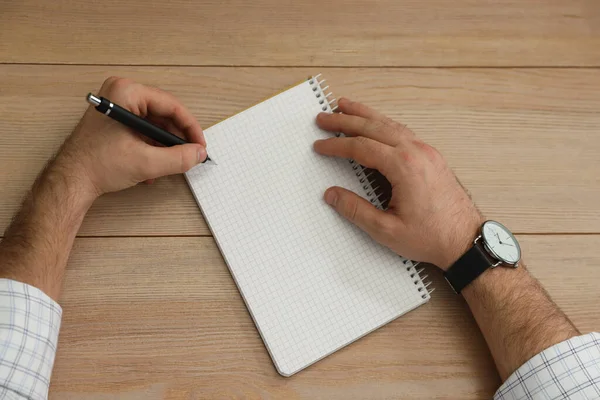 Hombre Zurdo Escribiendo Cuaderno Mesa Madera Vista Superior —  Fotos de Stock