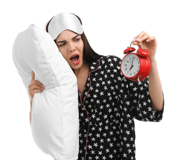 Mulher Adormecida Emocional Com Despertador Travesseiro Fundo Branco Conceito Tardio — Fotografia de Stock