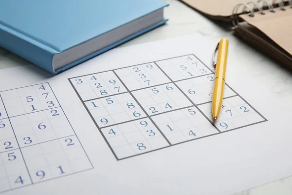 Sudoku Stylo Planificateur Sur Table Blanche Gros Plan — Photo