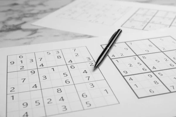 Sudoku Stylo Sur Table Vue Rapprochée — Photo