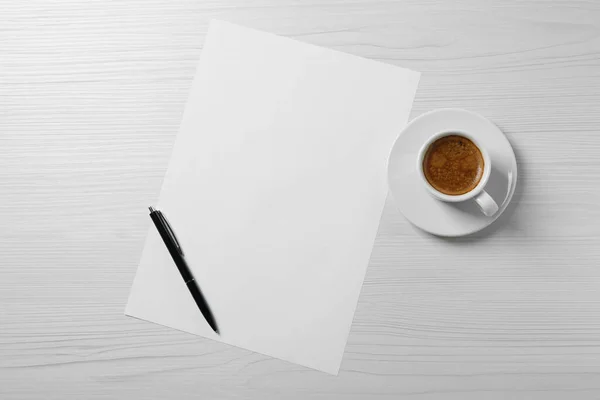 Blanco Vel Papier Pen Kopje Koffie Witte Houten Tafel Plat — Stockfoto