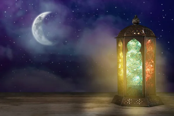Bela Lanterna Árabe Decorativa Mesa Madeira Noite Espaço Para Texto — Fotografia de Stock