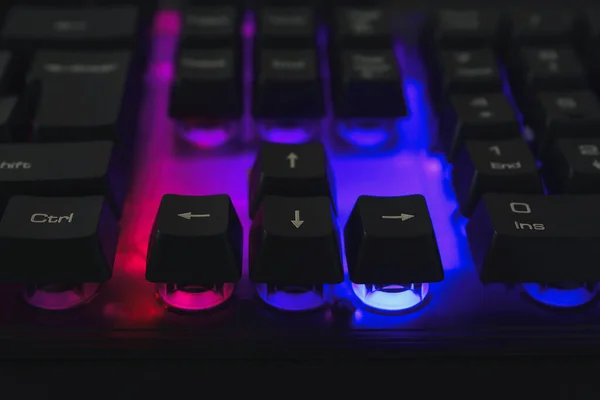 Rgb 현대식 키보드 클로즈업 — 스톡 사진