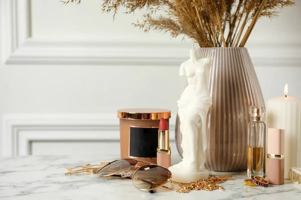Schöne Venus Milo Kerze Auf Weißem Marmortisch Platz Für Text — Stockfoto