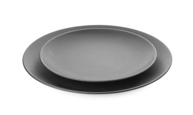 Boş seramik bulaşık takımı beyaza izole edildi