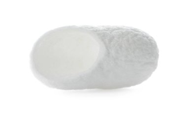 Güzel doğal ipek böceği kozası beyazın üzerinde izole edilmiş.