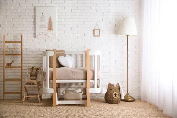 Oyuncak Şık Mobilyalarla Dolu Bir Bebek Odası — Stok fotoğraf