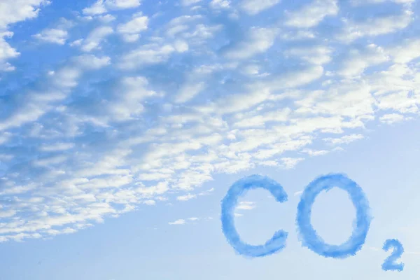 Emissioni Co2 Vista Del Cielo Blu Con Nuvole Bianche — Foto Stock