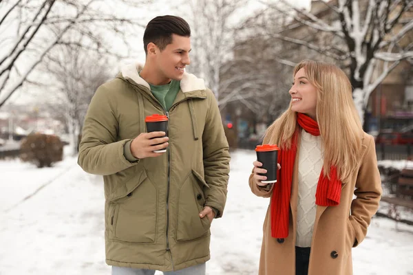 Beautiful Happy Couple Outdoors Winter Day — Stock Photo, Image