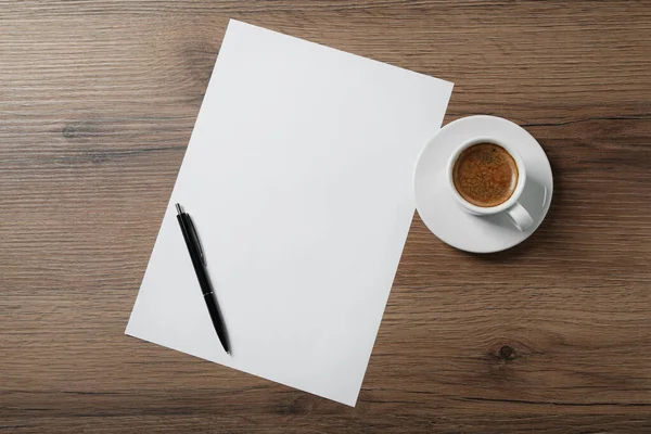 Blanco Vel Papier Pen Kopje Koffie Houten Tafel Plat Gelegd — Stockfoto