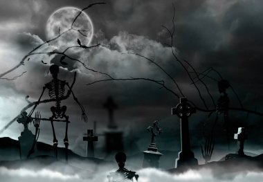 Geceleri sisli mezarlıkta korkunç iskeletler.