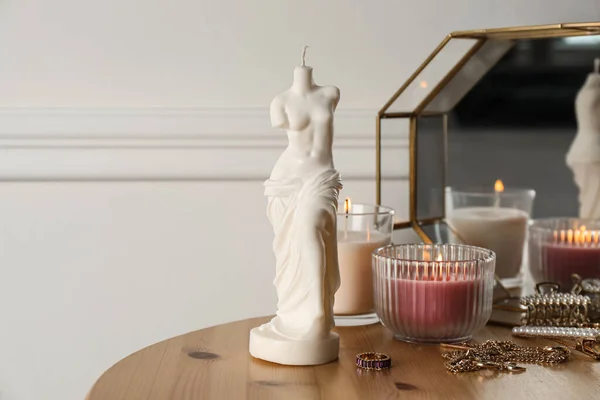 Beautiful Venus Milo Candle Wooden Table Stylish Decor — Stock Photo, Image
