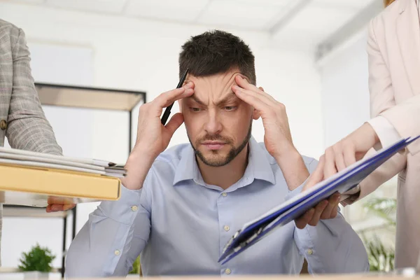 Zakenman Met Stress Werkplek — Stockfoto