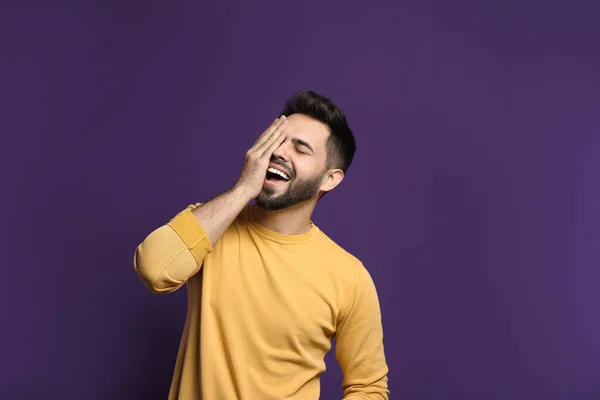 Young Man Laughing Purple Background Funny Joke — Stock Photo, Image