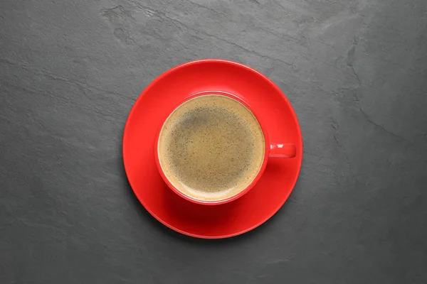 Caffè Aromatico Tazza Rossa Sfondo Nero Vista Dall Alto — Foto Stock