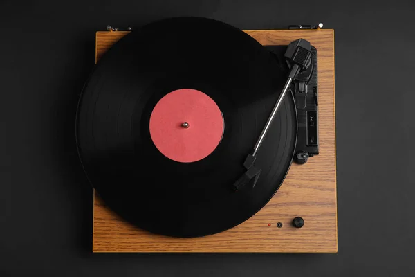 Reproductor Vinilo Moderno Con Disco Sobre Fondo Negro Vista Superior — Foto de Stock