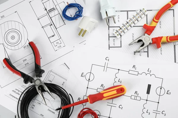 Platte Lay Compositie Met Elektriciens Gereedschappen Huisplattegronden Tafel — Stockfoto