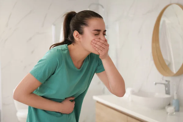 Young Woman Suffering Nausea Bathroom Food Poisoning — Stock Photo, Image