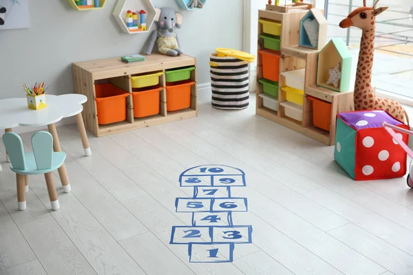 Blauer Hopscotch Bodenaufkleber Spielzimmer — Stockfoto