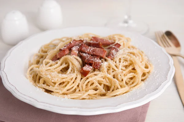 Delicious Carbonara Pasta White Table Closeup — Stock Photo, Image