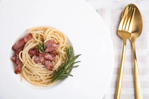 Delicious Carbonara Pasta Table Flat Lay — Stock Photo, Image