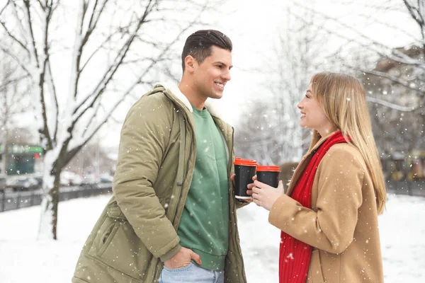 Beautiful Happy Couple Outdoors Winter Day — Stock Photo, Image